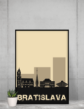 Lade das Bild in den Galerie-Viewer, Bratislava - City Skyline - printylife.de